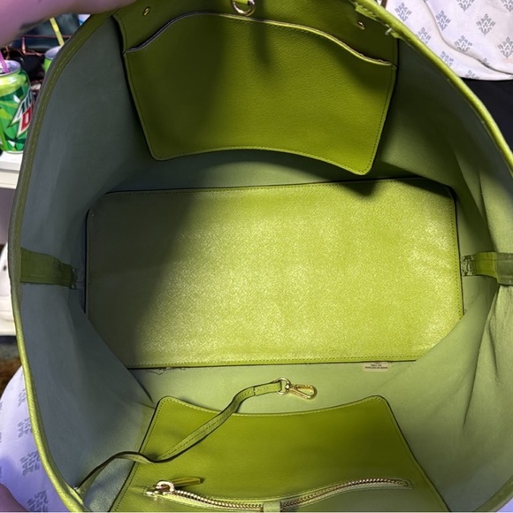 Michael Kors lime green tote - Picture 4 of 8